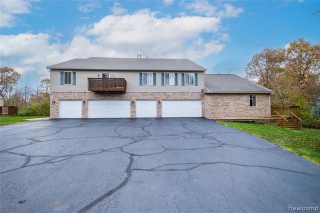 1023 Old Leake Court, Holly, MI 48442