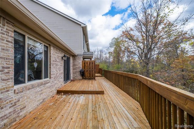 1023 Old Leake Court, Holly, MI 48442