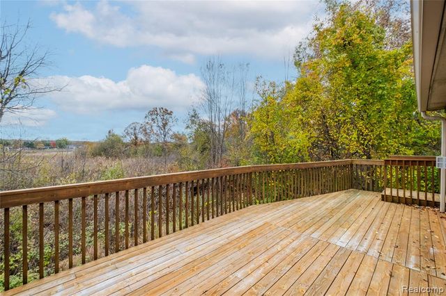 1023 Old Leake Court, Holly, MI 48442