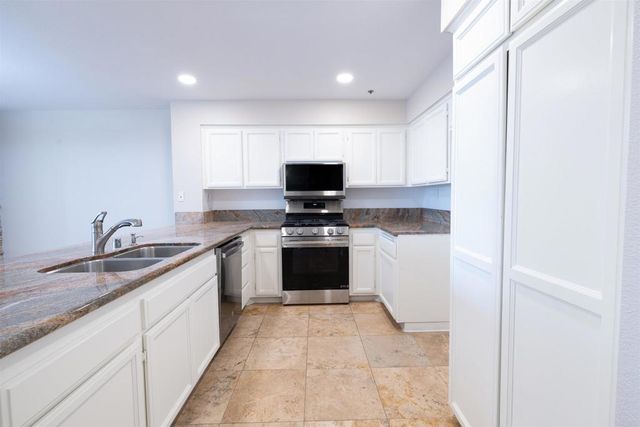 400 N Pacific St 111, Oceanside, CA 92054