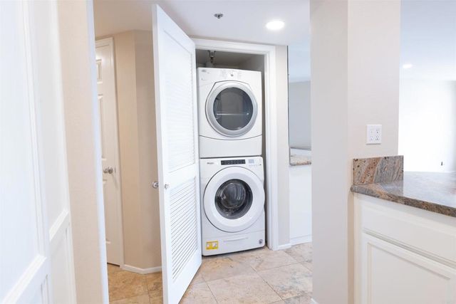 400 N Pacific St 111, Oceanside, CA 92054