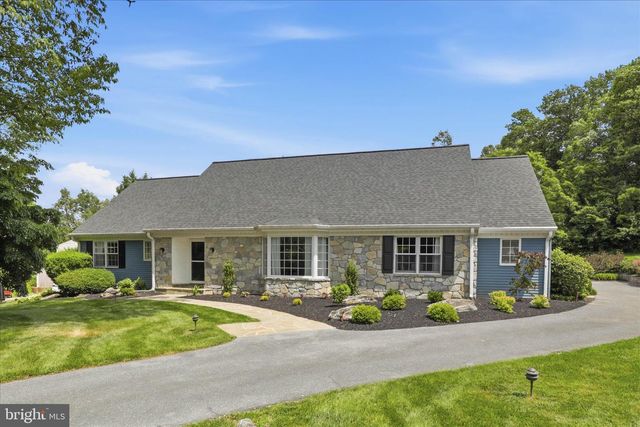 24 BENTLEY SMT, Lancaster, PA 17603