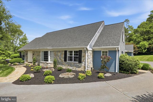 24 BENTLEY SMT, Lancaster, PA 17603