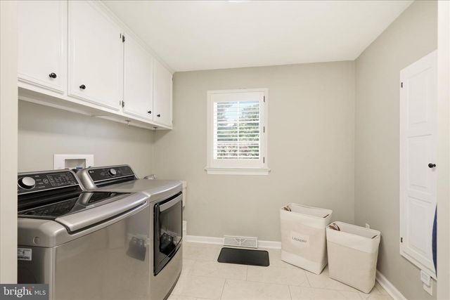 24 BENTLEY SMT, Lancaster, PA 17603