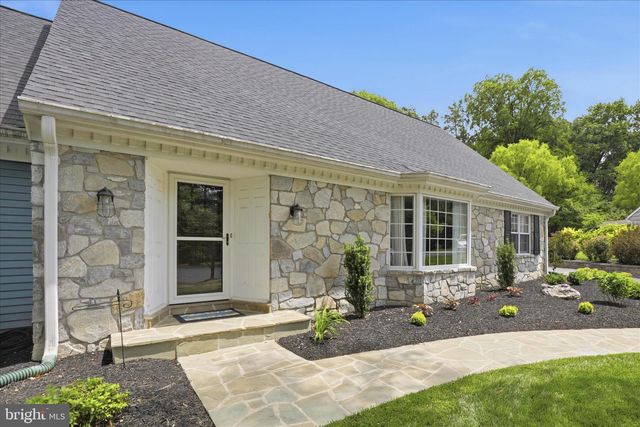 24 BENTLEY SMT, Lancaster, PA 17603