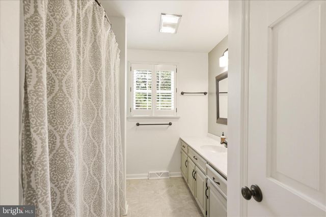 24 BENTLEY SMT, Lancaster, PA 17603