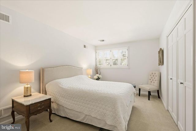 24 BENTLEY SMT, Lancaster, PA 17603