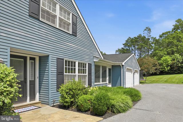 24 BENTLEY SMT, Lancaster, PA 17603