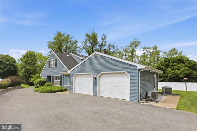 24 BENTLEY SMT, Lancaster, PA 17603