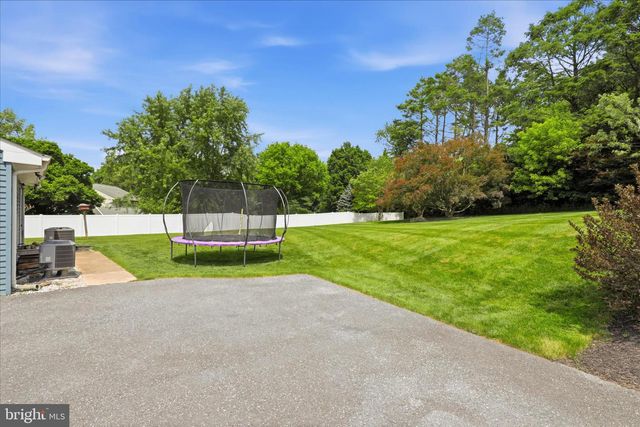 24 BENTLEY SMT, Lancaster, PA 17603