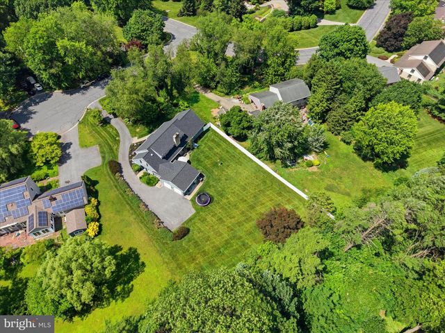24 BENTLEY SMT, Lancaster, PA 17603