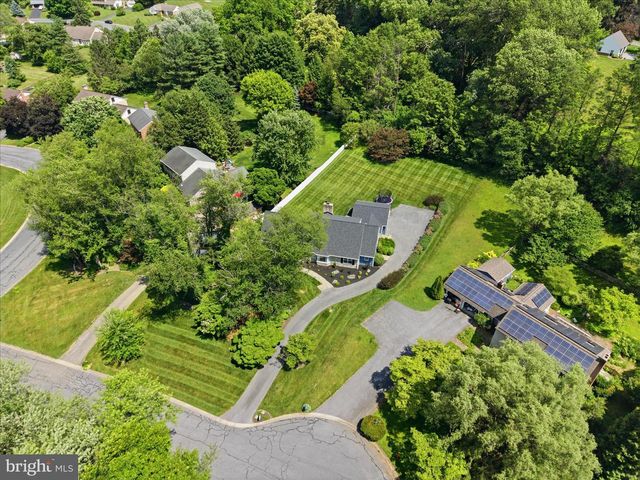 24 BENTLEY SMT, Lancaster, PA 17603