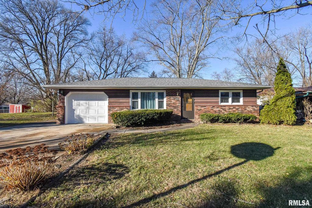 124 STEINER Road, East Peoria, IL 61611