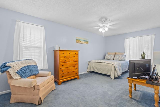 13401 SW 9th Place, Davie, FL 33325