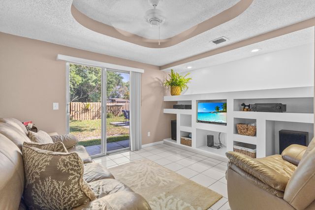 13401 SW 9th Place, Davie, FL 33325