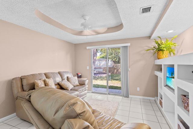 13401 SW 9th Place, Davie, FL 33325