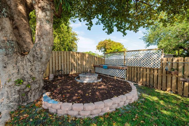 13401 SW 9th Place, Davie, FL 33325