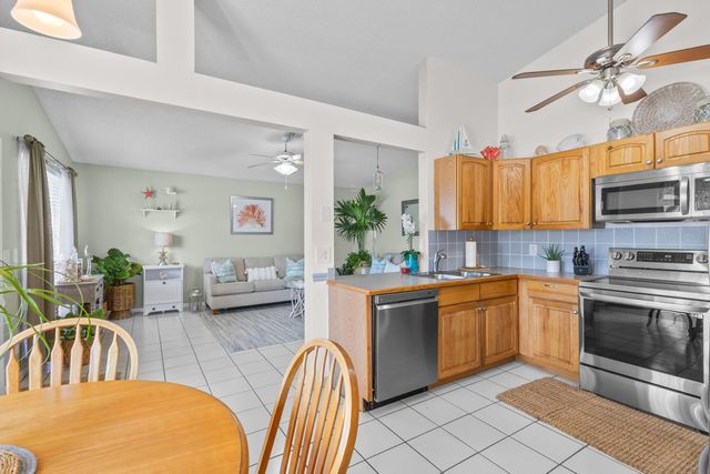 13401 SW 9th Place, Davie, FL 33325