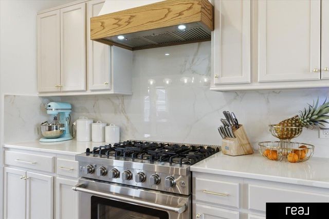 17024 Rampart Street, Omaha, NE 68136