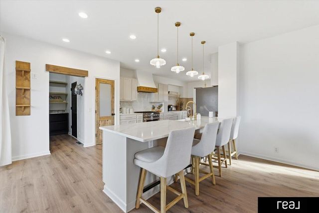 17024 Rampart Street, Omaha, NE 68136