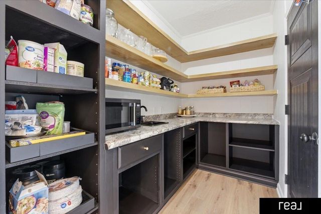 17024 Rampart Street, Omaha, NE 68136