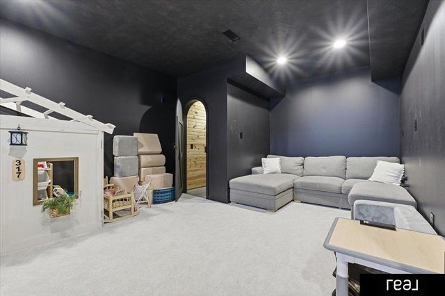 17024 Rampart Street, Omaha, NE 68136