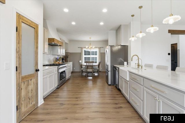 17024 Rampart Street, Omaha, NE 68136