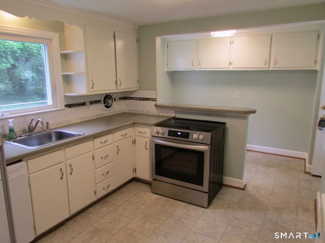7 Owings Road, West Hartford, CT 06107