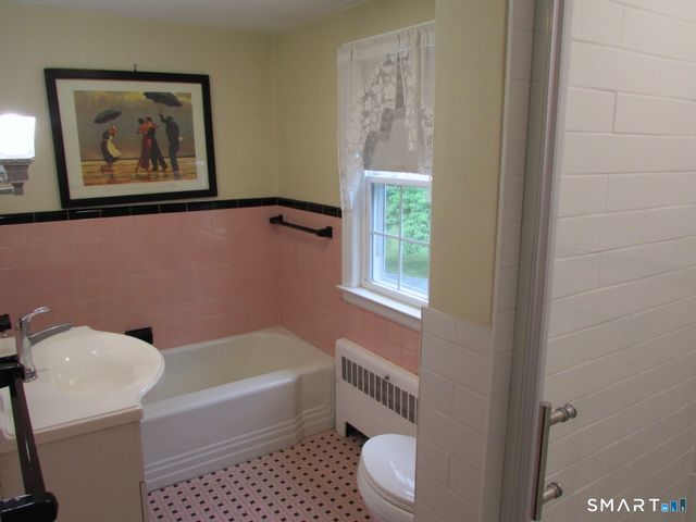 7 Owings Road, West Hartford, CT 06107