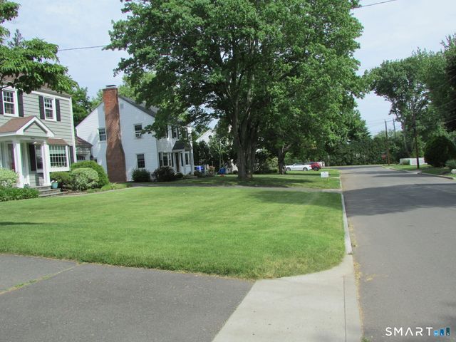 7 Owings Road, West Hartford, CT 06107