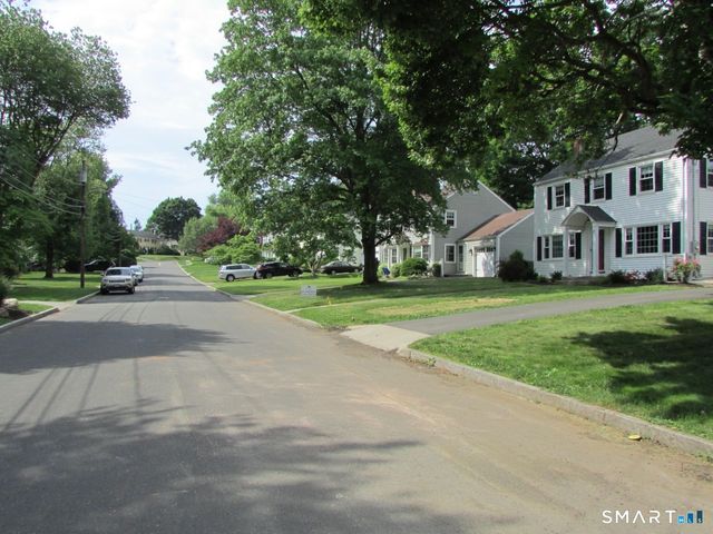 7 Owings Road, West Hartford, CT 06107