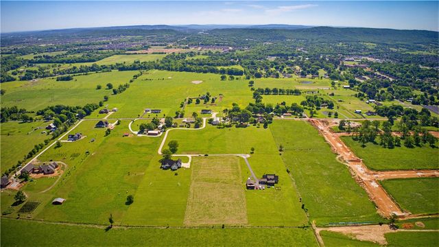 712 Lindle Road, Farmington, AR 72730