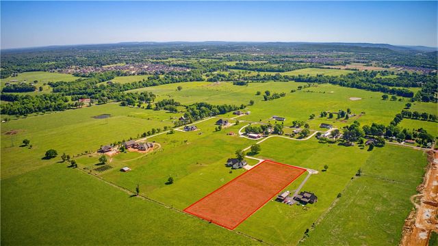 712 Lindle Road, Farmington, AR 72730