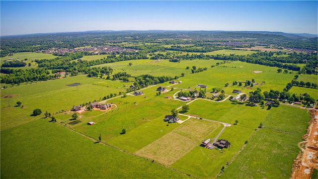 712 Lindle Road, Farmington, AR 72730