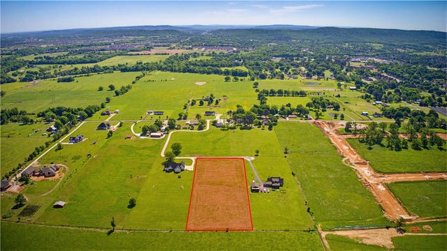 712 Lindle Road, Farmington, AR 72730