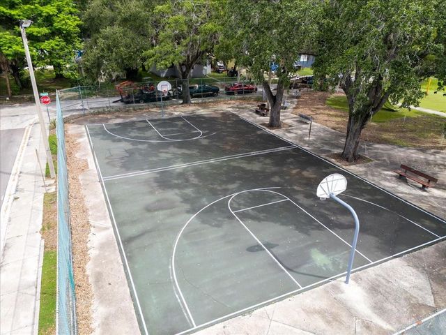 1753 QUEEN STREET S, St Petersburg, FL 33712