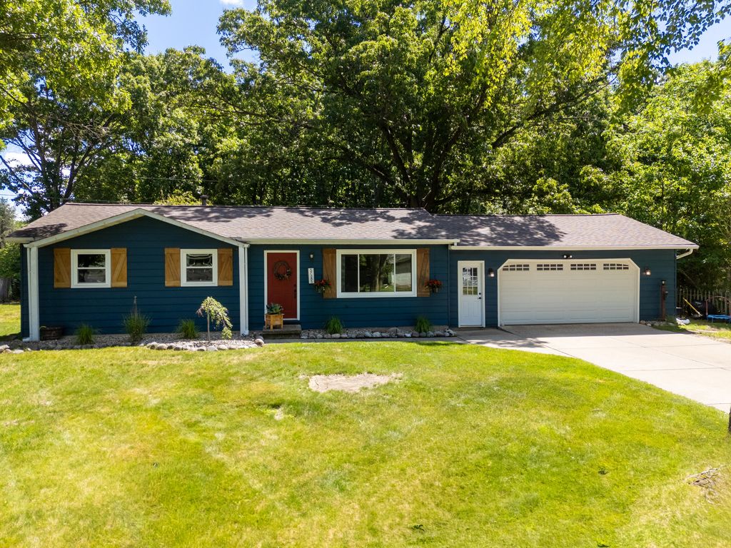 57385 Hamilton Street, Mattawan Vllg, MI 49071