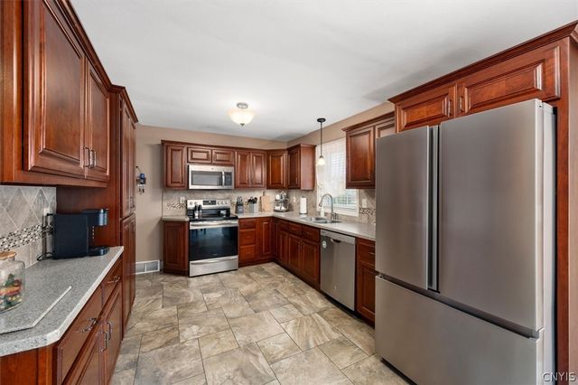 396 Genesee Street, Oneida, NY 13421