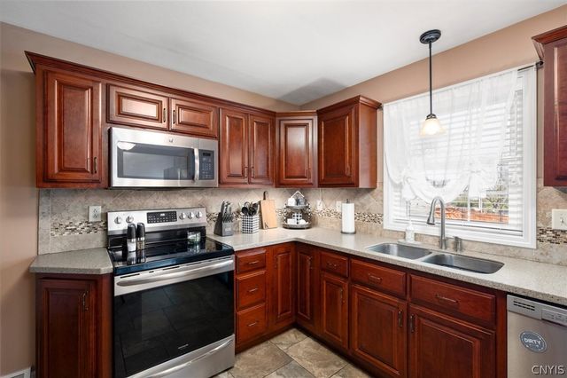 396 Genesee Street, Oneida, NY 13421