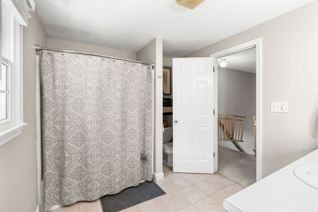 1 Lady Slipper Ln, Methuen, MA 01844