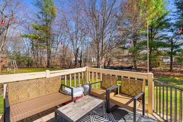 1 Lady Slipper Ln, Methuen, MA 01844
