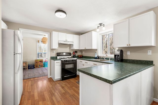 1 Lady Slipper Ln, Methuen, MA 01844