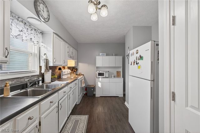 348 East Street, Fairport Harbor, OH 44077