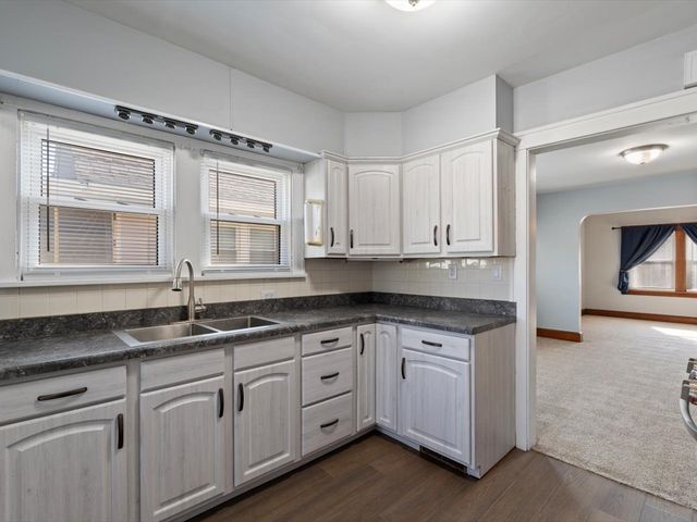 2449 21st Avenue, Rock Island, IL 61201