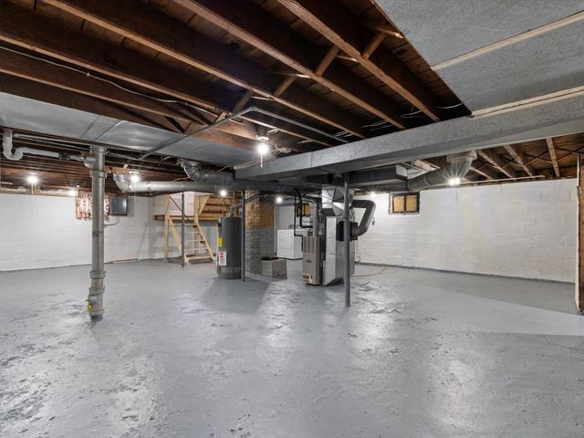 2449 21st Avenue, Rock Island, IL 61201