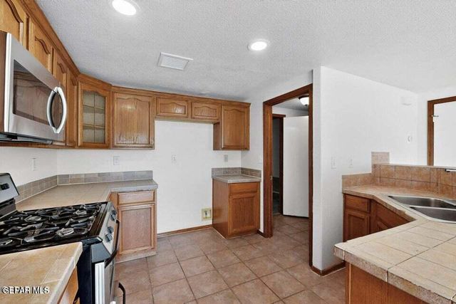 856 MARIMBA Drive, El Paso, TX 79912