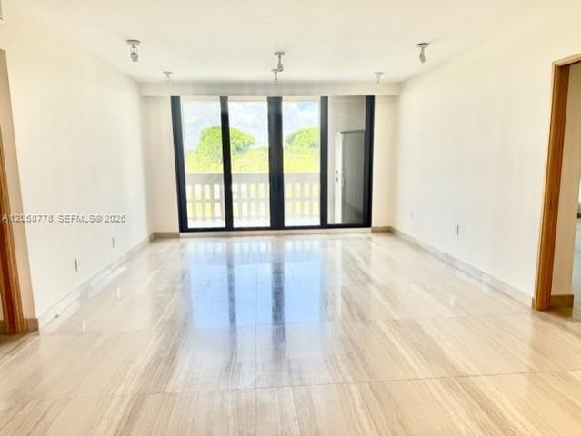 90 Edgewater Dr 515, Coral Gables, FL 33133
