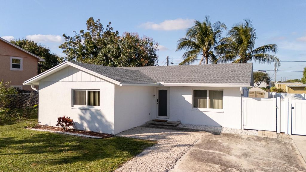 119 SE 5th Street, Delray Beach, FL 33483