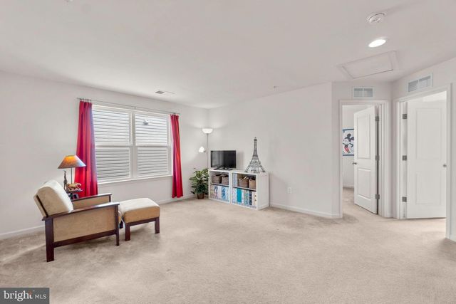 1106 LAKIN DR, Frederick, MD 21702