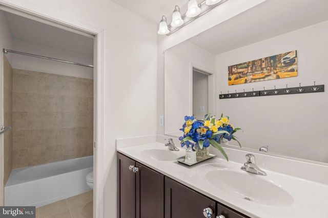 1106 LAKIN DR, Frederick, MD 21702